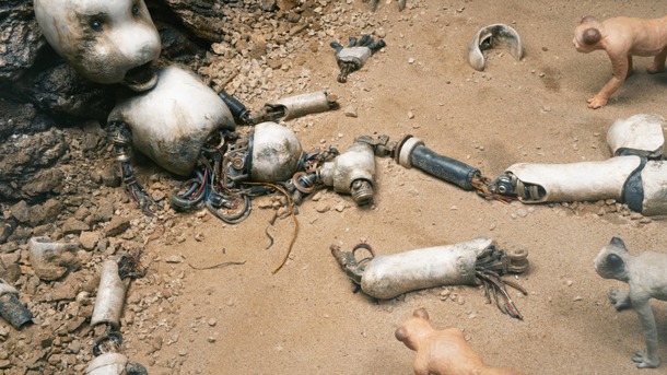 『JUNK WORLD』©YAMIKEN