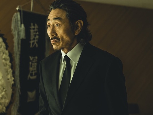 Netflix『広場』で描かれる復讐のノワール、ホ・ジュノが魅せる沈黙と威圧の演技力