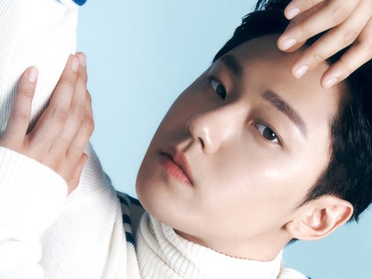 除隊から一カ月…イ・ドヒョン、除隊後のイメチェンに反響！“やんちゃさ”増したビジュアルに熱視線