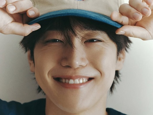 『いつかは賢いレジデント生活』で注目！カン・ユソク、俳優7年目の今語る“覚悟”と“進化”への想い