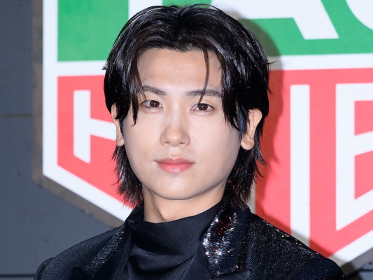 パク・ヒョンシク、ZE:A時代からの仲間が設立した新事務所に移籍。“次なるステージへ”