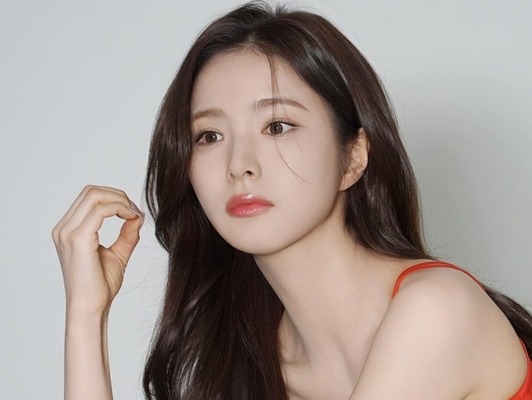 『魅惑の人』シン・セギョン、見る者すべてを黙らせる美貌にネット騒然「生きる芸術品」【PHOTO】