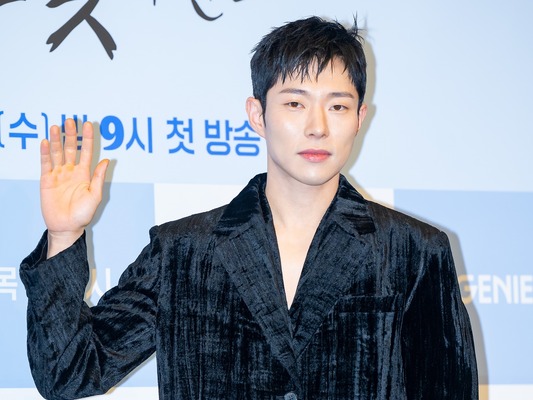 『青春ウォルダム～運命を乗り越えて～』でユン・ジョンソクが魅せる静かなる時代劇の美学