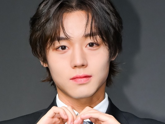 学園モノの次は軍隊！『弱いヒーロー』パク・ジフン、2026年放送予定の『調理兵、伝説になる』主演に抜擢