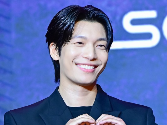 『イカゲーム』シーズン3でウィ・ハジュンが見せる心を撃ち抜くまなざし