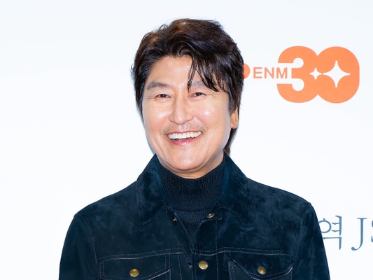 ソン・ガンホ、ドラマ版『インサイダーズ／内部者たち』から降板決定「撮影日程の変更を受け」
