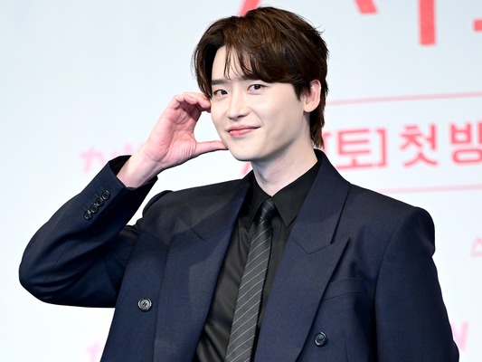 『瑞草洞＜ソチョドン＞』でイ・ジョンソクが演じる有能すぎる弁護士に欠点はあるのか