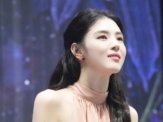 ハン・ソヒ、日本での初ファンミで感涙「皆さんは私にとって宝石のような存在」