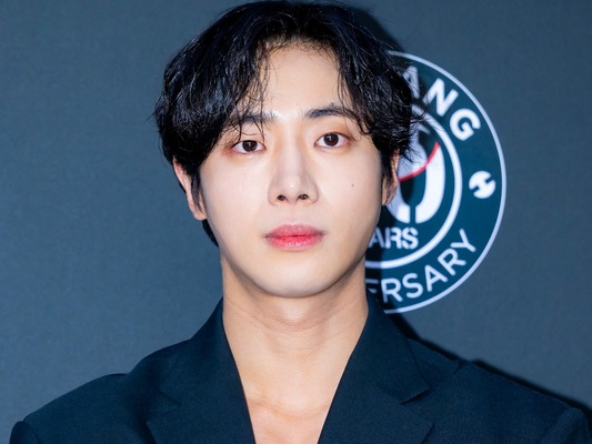 俳優チュ・ヨンウが1位に！『イカゲーム』イ・ジョンジェ、イ・ビョンホンを超え存在感発揮