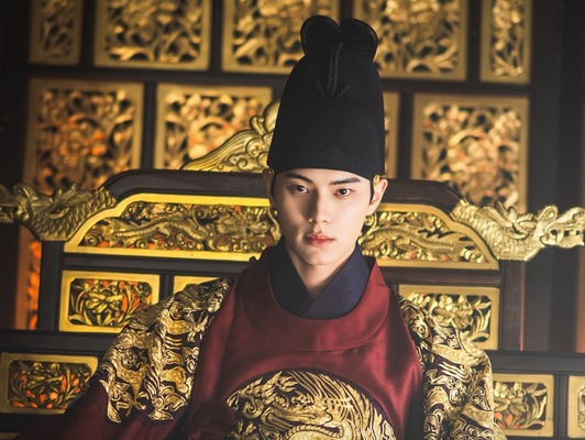 『暴君のシェフ』で見せる初の時代劇変身、イ・チェミンのダークで華麗な覚醒劇が始まる