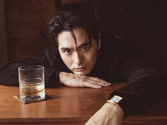 『エスクワイア』主演イ・ジヌク、20年やってきた演技に対する“恐怖心”を告白「本当に怖いです」