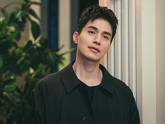 『優しい男の物語』でイ・ドンウクに忍び寄る新たな影、背後で糸を引く黒幕は誰か