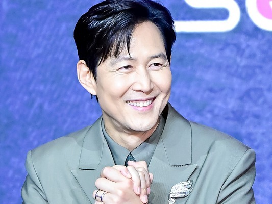 イ・ジョンジェが設立したアーティストカンパニー、韓国大手制作会社と共同制作契約を締結！