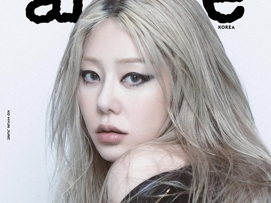 まるでK-POPアイドル…54歳女優コ・ヒョンジョン、大胆イメチェンに大反響！【PHOTO】