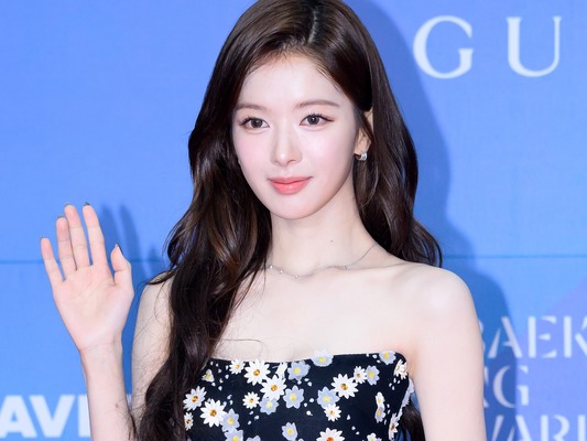 「子役の成功例」と話題の『オクニョ』女優ノ・ジョンウィ（24）、韓国野球の始球式へ！