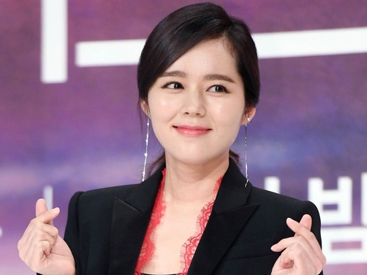 『太陽を抱く月』ヒロイン女優、「3度の流産と体外受精」を告白。「シッターも家政婦も雇わない」