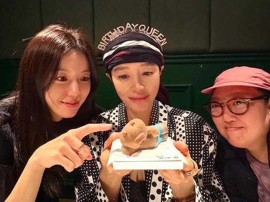 『トンイ』女優ハン・ヒョジュ、『イ・サン』女優ハン・ジミンら大集合！キム・ヘスの誕生日を祝福【PHOTO】