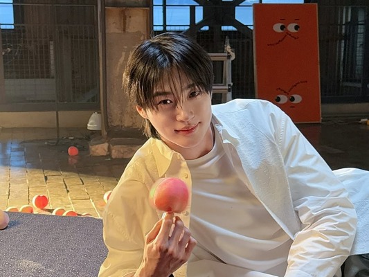 俳優ビョン・ウソク、爽やかさ全開！天才的な顔とプロポーションに“恍惚”【PHOTO】