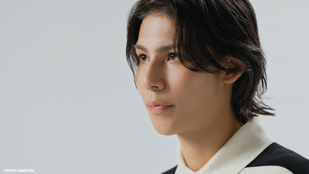 「ラウール On The Runway」©Storm Labels Inc.