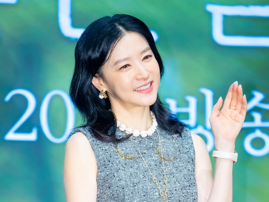 イ・ヨンエ、26年ぶりのKBS復帰＆初の主婦役に自信！「私にとって新しい朝鮮」