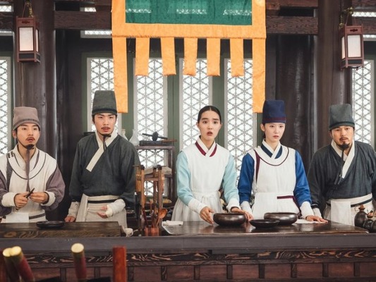 『暴君のシェフ』快進撃、ユナが導く15.4%と水剌間の料理人たちのチームワーク