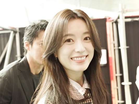 『トンイ』女優ハン・ヒョジュ、小栗旬と登壇！舞台裏でも“笑顔絶やさず”【PHOTO】