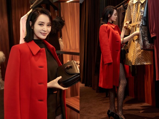 55歳女優キム・ヘス、存在自体が“高級ブランド”。圧巻のスタイルで秋を先取り！【PHOTO】