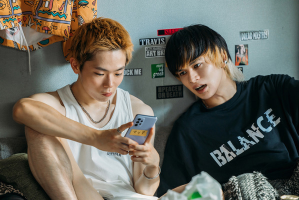 『愚か者の身分』©️2025映画「愚か者の身分」製作委員会