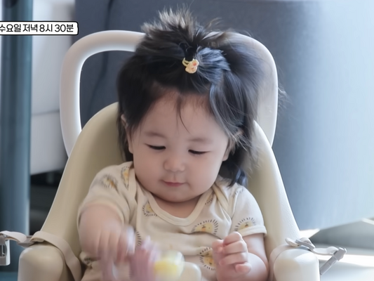 俳優シム・ヒョンタクの愛息ハルちゃん、“初りんご”に可愛さ炸裂！新しいモクバン誕生