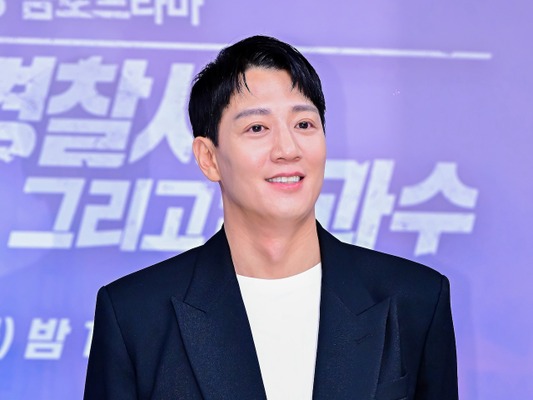 『ストーブリーグ』の感動を再び…！キム・レウォンが野球ドラマに主演決定