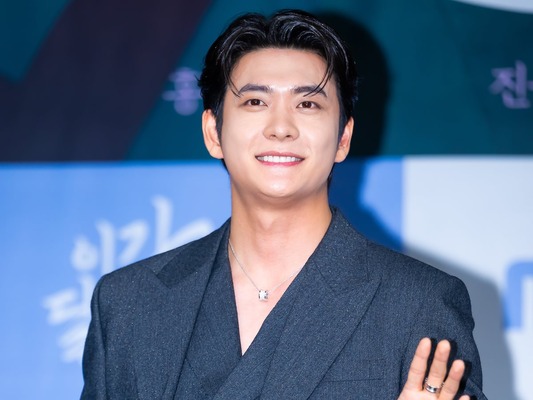 『この川には月が流れる』カン・テオが語る「期待していなかったけど名セリフが生まれた」