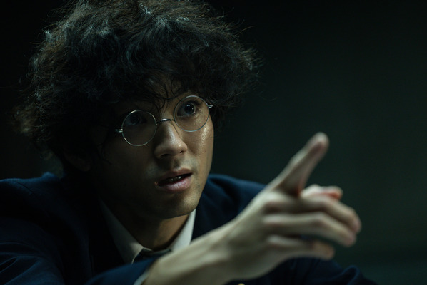 『爆弾』(c)呉勝浩／講談社　(c)2025映画『爆弾』製作委員会