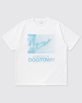 『ロード・オブ・ドッグタウン』限定TシャツTM & (C) 2025 Columbia Pictures Industries, Inc. All Rights Reserved.