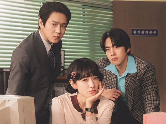 Netflix配信予定『Missホンは潜入調査中』見どころは、“監督も感嘆した”俳優陣のアンサンブル！