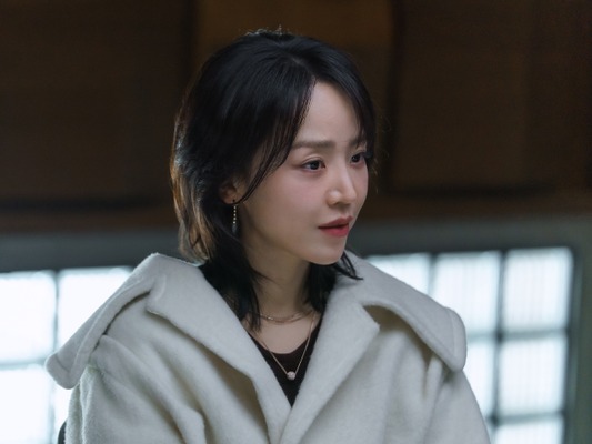 『哲仁王后』シン・ヘソンの新境地か。Netflix新作『サラ・キムという女』が描く“致命的な真実”とは