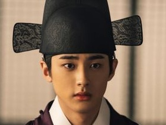 『世子が消えた』キム・ミンギュは“スホ”に代わり世子となるのか