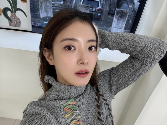 『赤い袖先』イ・セヨン、オフを満喫中!? 余裕あふれる近況【PHOTO】