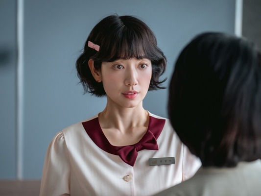 「パク・シネが飛び回っている」視聴率＆話題性ともに絶好調の『Missホンは潜入調査中』