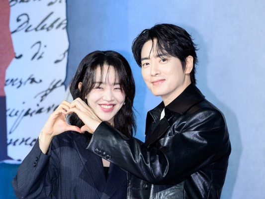 8年ぶり再共演のイ・ジュニョク、シン・ヘソン、早くも3度目の共演へ!? 具体的なキャラ設定に会場爆笑