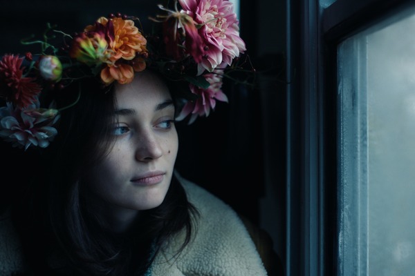 『OXANA／裸の革命家・オクサナ』© 2024 - Rectangle Productions - 2.4.7. Films - Hero Squared - France 3 Cinéma - Tabor Ltd