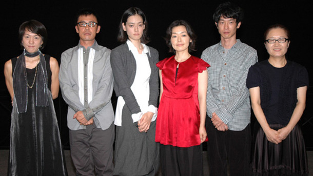 『めがね』初日舞台挨拶に臨む主要キャスト陣と荻上直子監督