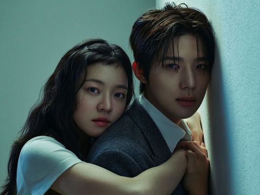 Netflix映画『パヴァーヌ』主演コ・アソン＆ムン・サンミンが魅せた、静かで深みのある表情【PHOTO】