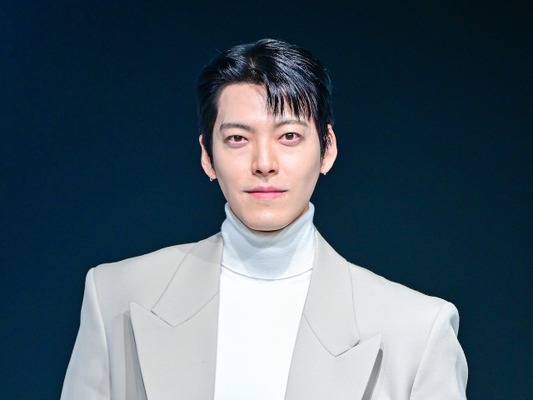 キム・ウビン、デビュー15周年＆結婚で“二重の喜び”！ファンからも祝福殺到【PHOTO】