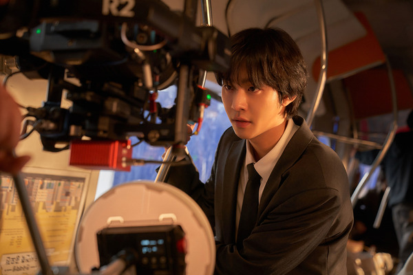 『全知的な読者の視点から』©2025 LOTTE ENTERTAINMENT, SMILEGATE, REALIES PICTURES All Rights Reserved.