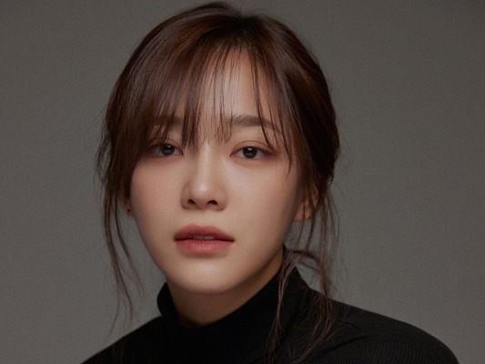 “BHエンタに電撃移籍” キム・セジョン、12年間所属した事務所との別れを惜しむ