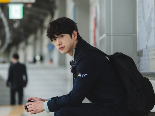 「代替不可能なロマンス職人」パク・ジニョン、出演作ごとに“伝説のカップル”を誕生させる圧倒的な表現力！