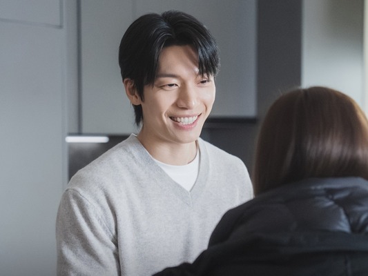 俳優ウィ・ハジュン、『イカゲーム3』での後悔をバネにした“健康的な役作り”を語る【インタビュー】