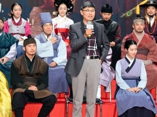 巨匠イ・ビョンフンが『オクニョ』で挑んだ韓国時代劇の「新機軸」とは?