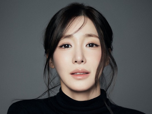 結婚したティファニー、新プロフィール写真を公開！“幸福感あふれる美貌”【PHOTO】