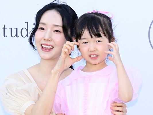 チェ・ジウら韓国スターたちが「不妊治療」や「育児の苦労」を率直に語る理由